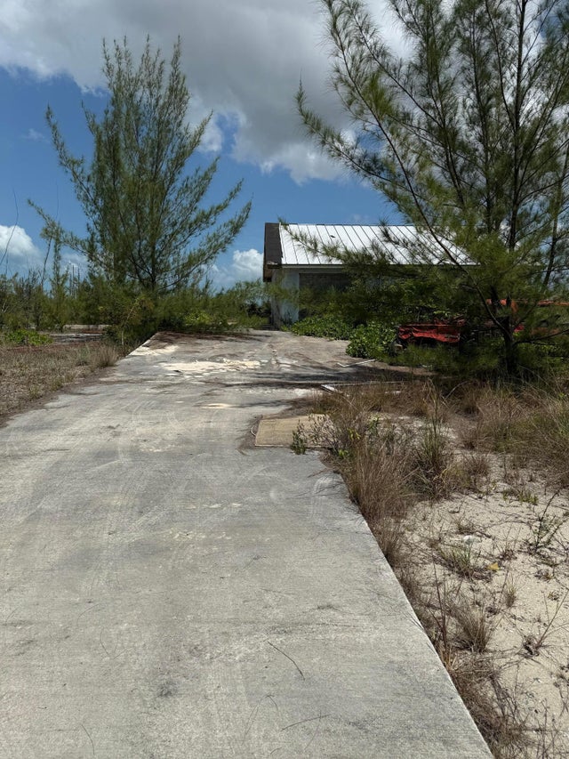 Fringe Close, Surey, Fpo, Grand Bahama/Freeport