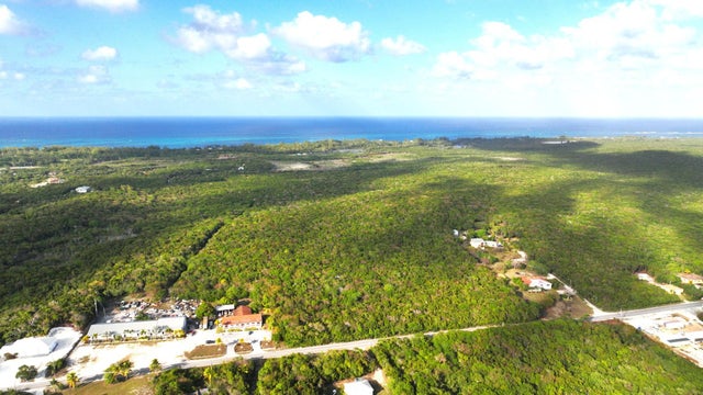00 Queen's Highway, Eleuthera