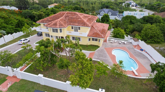28 Oak Hill Road, New Providence/Paradise Island