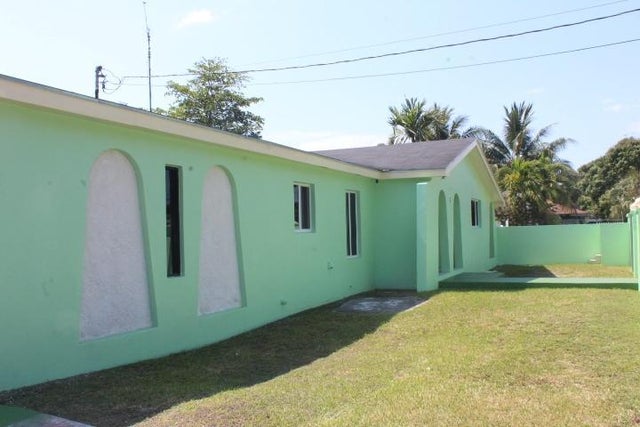 Russell Drive Dorsettvill, New Providence/Paradise Island