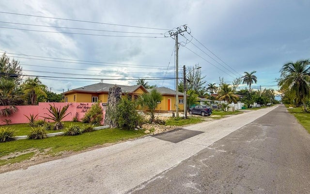 185 Hopkins Drive, New Providence/Paradise Island