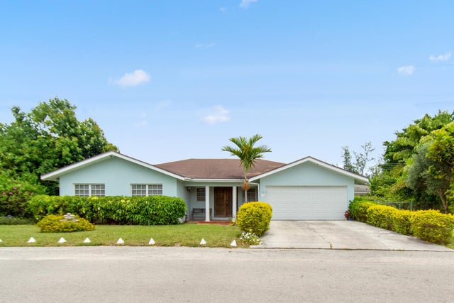 8 Sea Breeze Estates, New Providence/Paradise Island