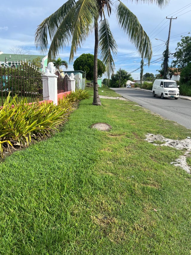 St. Luke Avenue, New Providence/Paradise Island