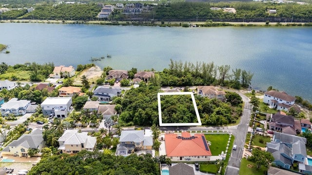 48 Lake Cunningham, New Providence/Paradise Island