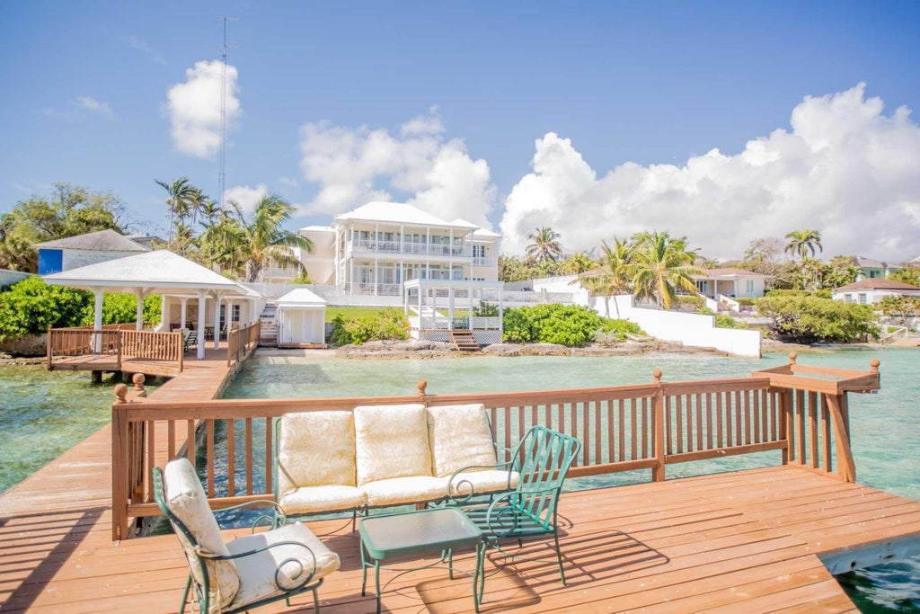 Eastern Road Beachfront, New Providence/Paradise Island