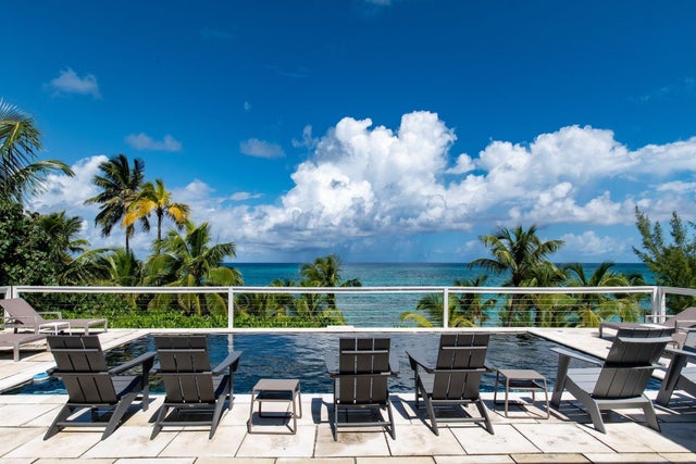 Holiday House, Eleuthera