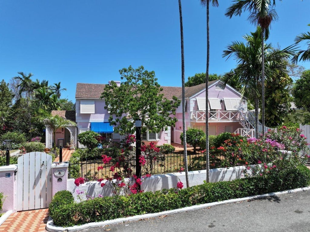 Sunset Drive, New Providence/Paradise Island