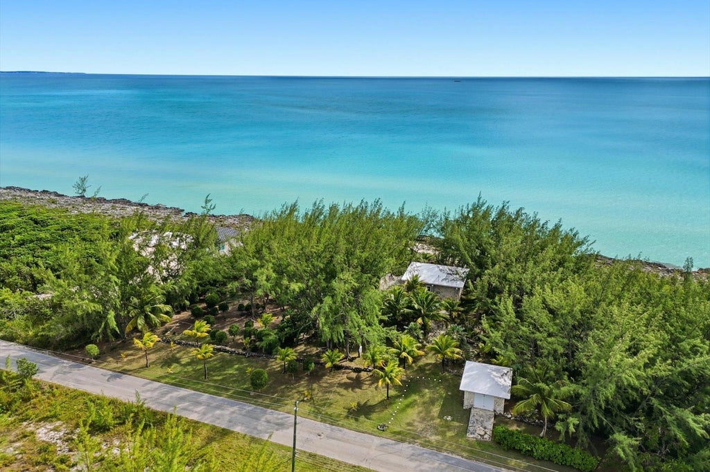 Timeless Stone Cottage, Eleuthera