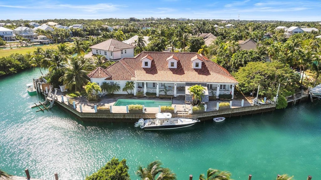 11b Beach Island, New Providence/Paradise Island