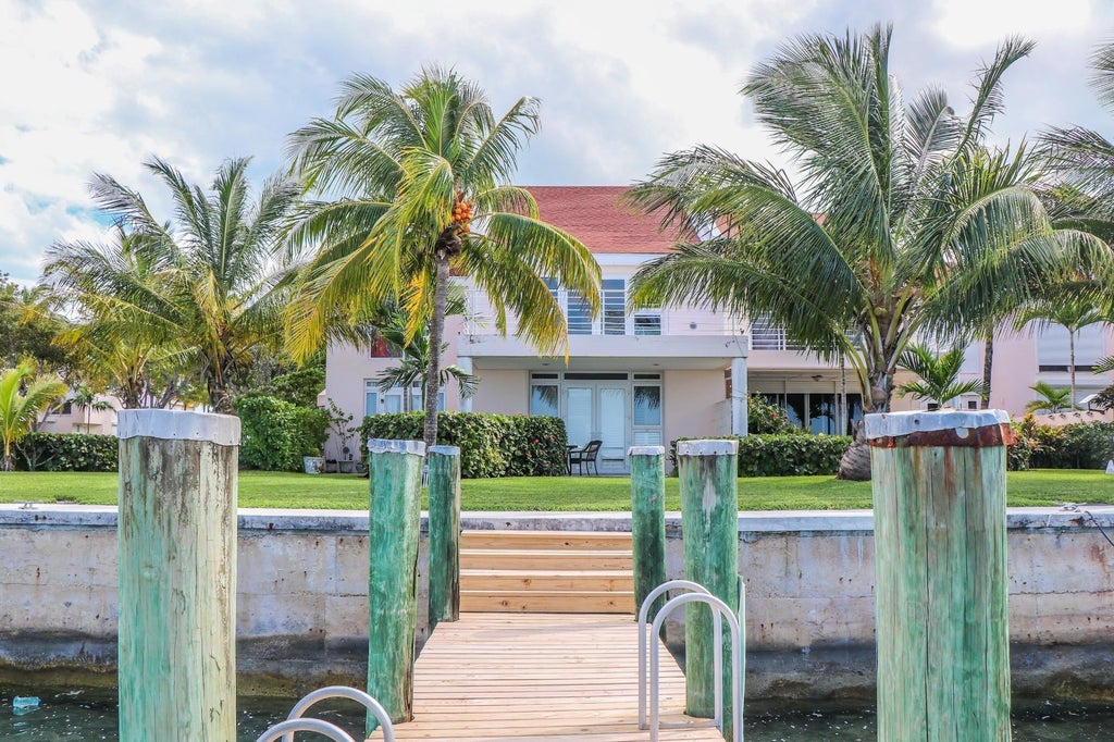 Dicks Point Close 8, New Providence/Paradise Island