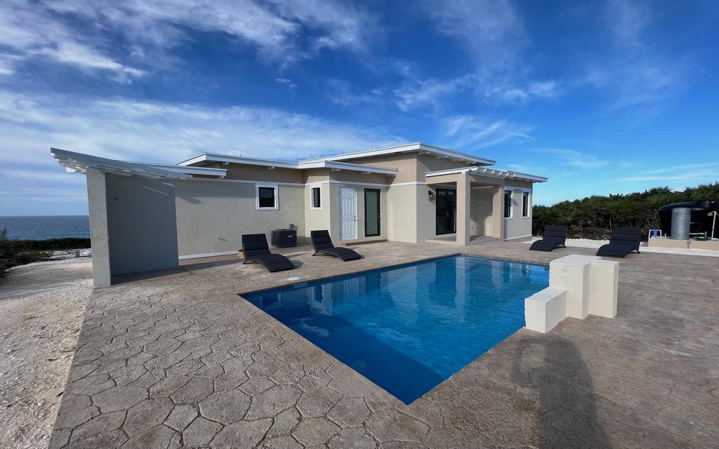 5 Ocean Drive Rainbow Bay, Eleuthera