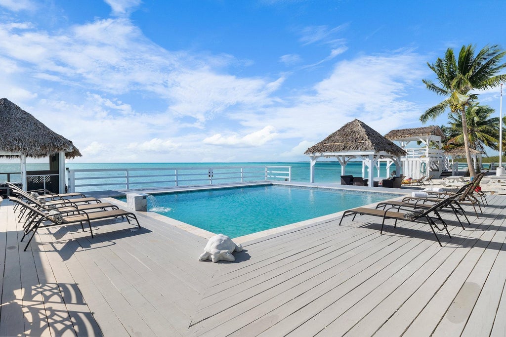 Coconut Beachfront Estate, Abaco