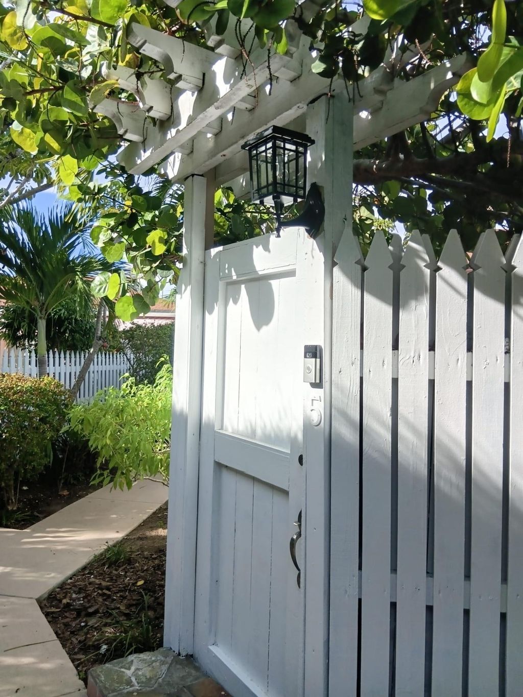 Bayview Drive Unit #5, New Providence/Paradise Island