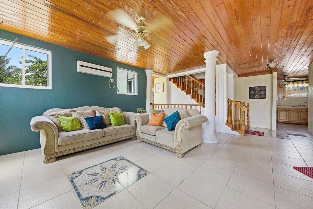 Kool Acres Duplex, New Providence/Paradise Island