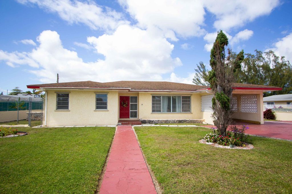 64 Golf Course Avenue, New Providence/Paradise Island