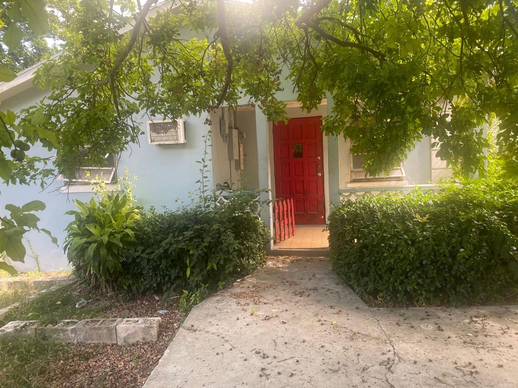 35 Davis Street, New Providence/Paradise Island