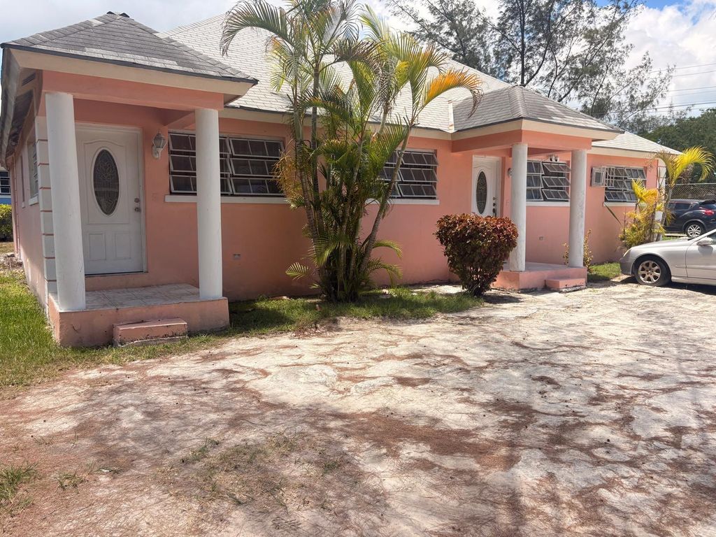 L H Cox Close, New Providence/Paradise Island