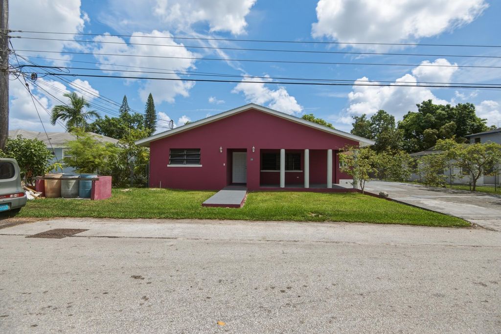 29 Blenheim Road 3, New Providence/Paradise Island