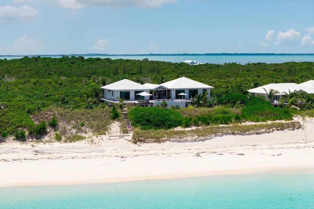 The Crew Quarters, Abaco