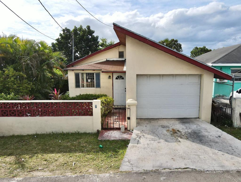 21 Claridgedale Gardens, New Providence/Paradise Island