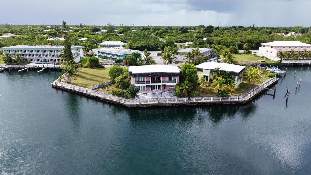 13 Camelot Court, Grand Bahama/Freeport
