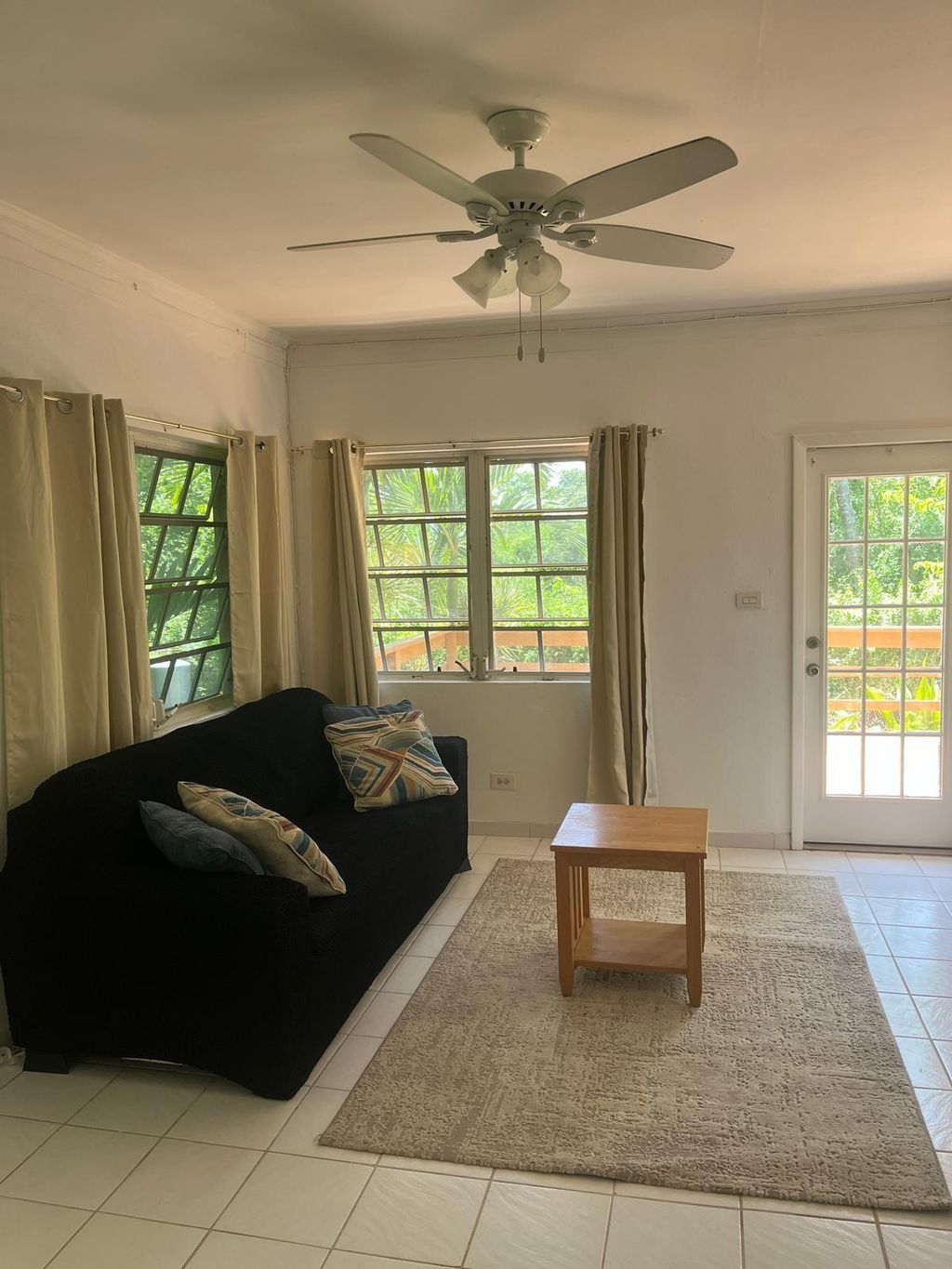 11 Hillview Close, Westridge 1, New Providence/Paradise Island