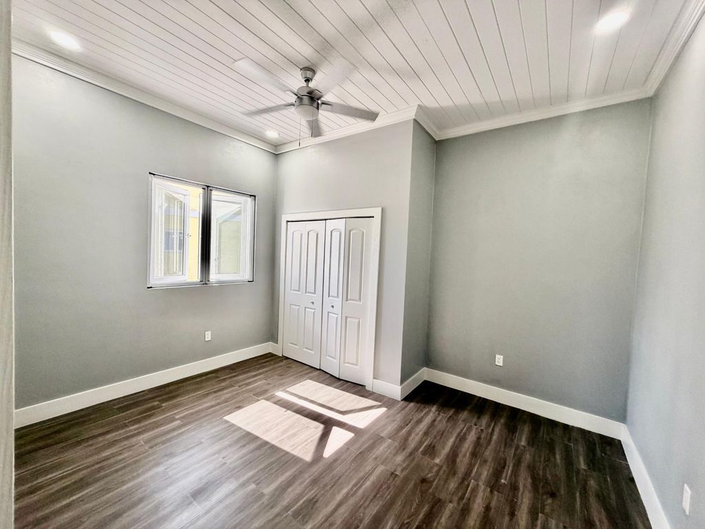 Fairway Close, Abaco