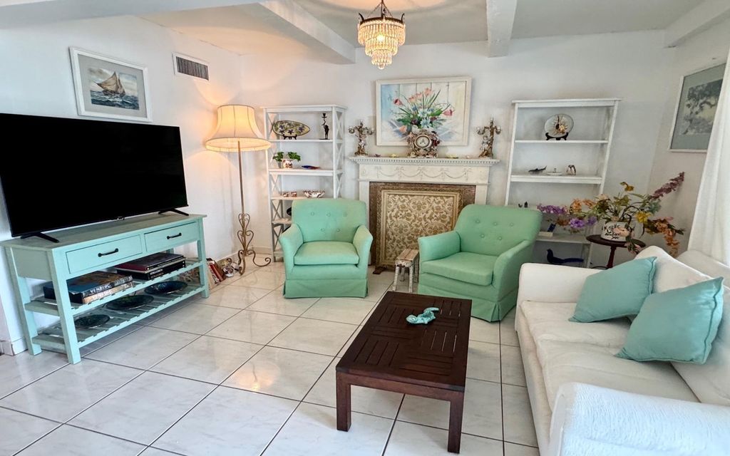 Love Beach Colony 12b, New Providence/Paradise Island