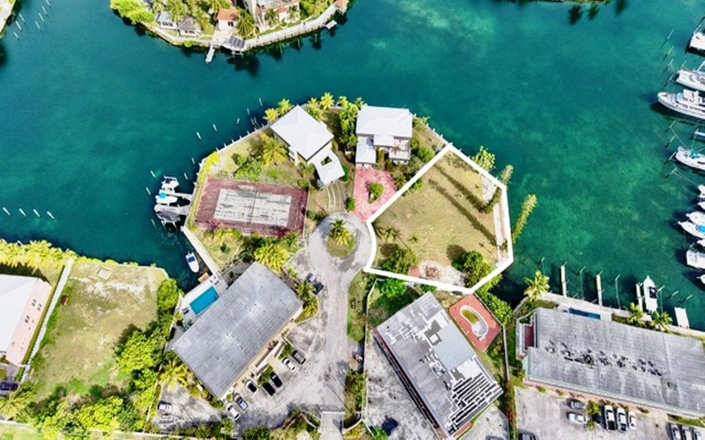 Camelot Court Lot 42, Grand Bahama/Freeport