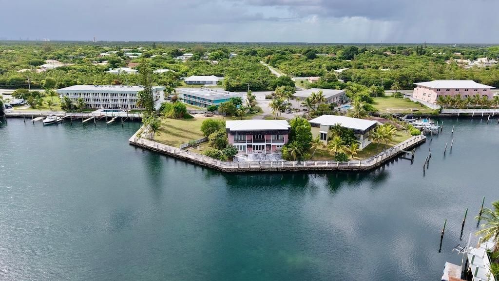 Camelot Court Lots 41-42 13, Grand Bahama/Freeport