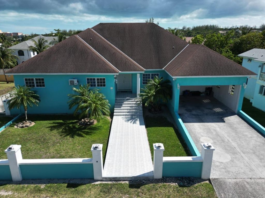 53 Lake Cunningham, New Providence/Paradise Island
