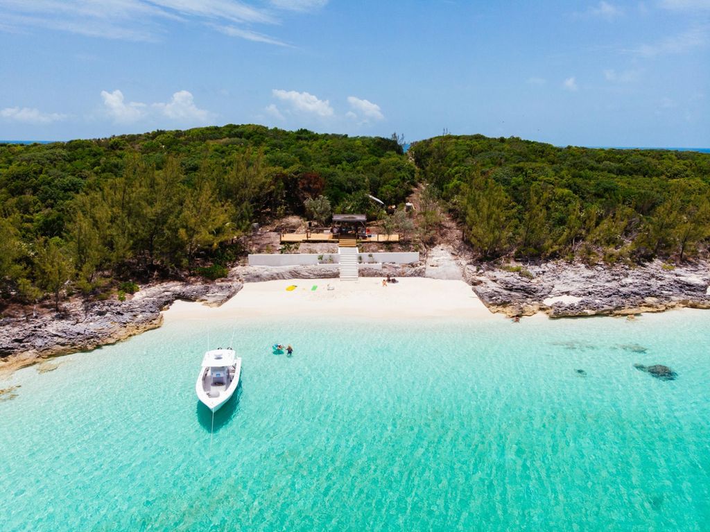 Lot 35 Rose Island, Rose Island