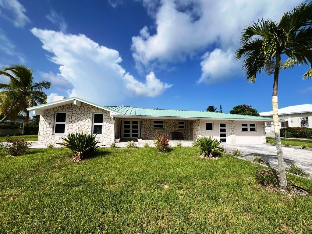 65 Sea Breeze Lane, Grand Bahama/Freeport