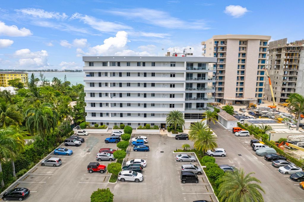 West Bay Street 302, New Providence/Paradise Island