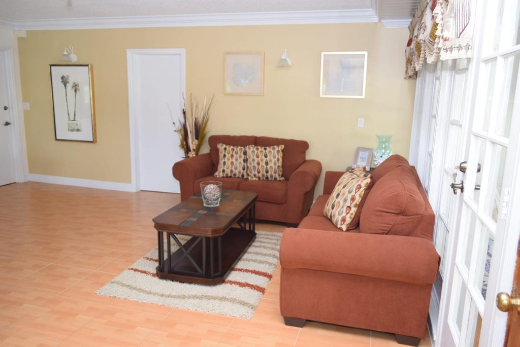 West Bay Street 105, New Providence/Paradise Island