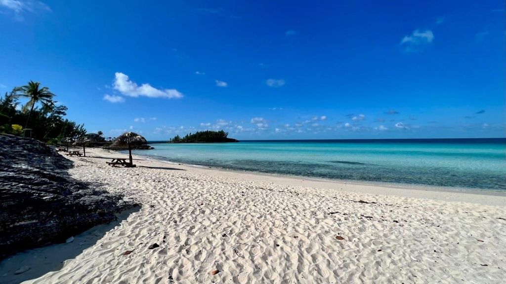 34 Rainbow Bay, Eleuthera