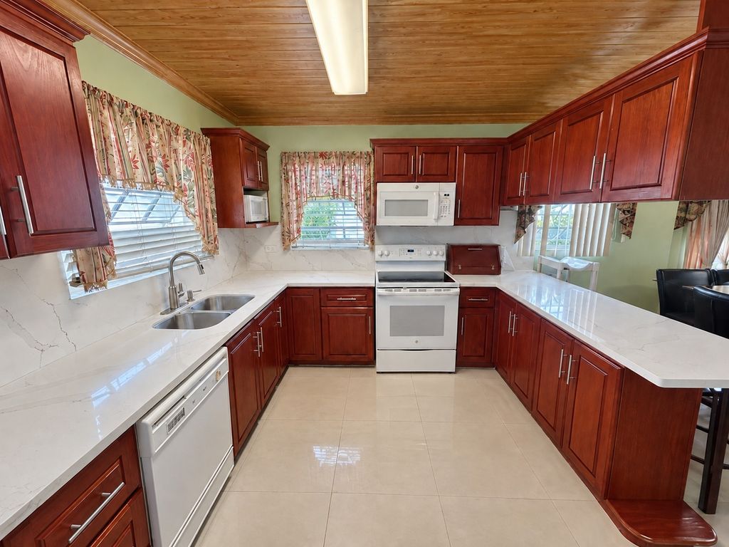 Unit #1 Twin Palms, New Providence/Paradise Island
