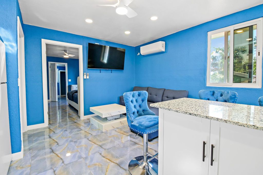 2a West Bay St, New Providence/Paradise Island