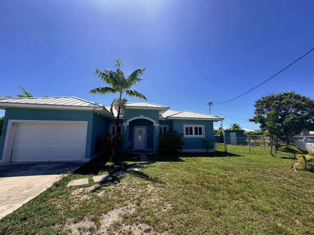 16 Churchill Crt Bahamia, Grand Bahama/Freeport