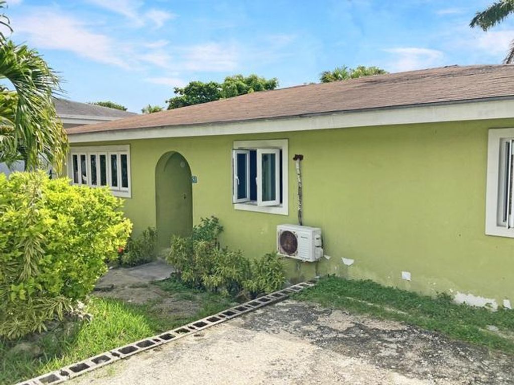 13 Blue Bell Avenue, New Providence/Paradise Island
