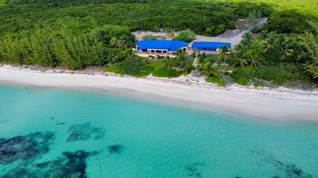 Port Howe Beachfront Home, Cat Island