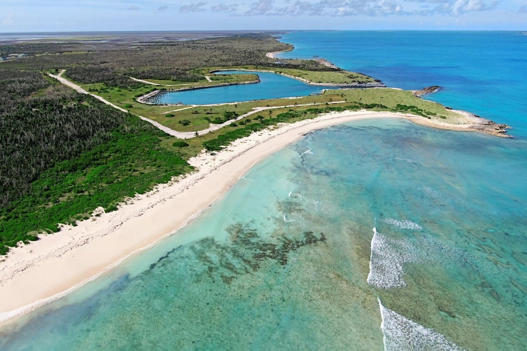 Sandbank Landing, Abaco