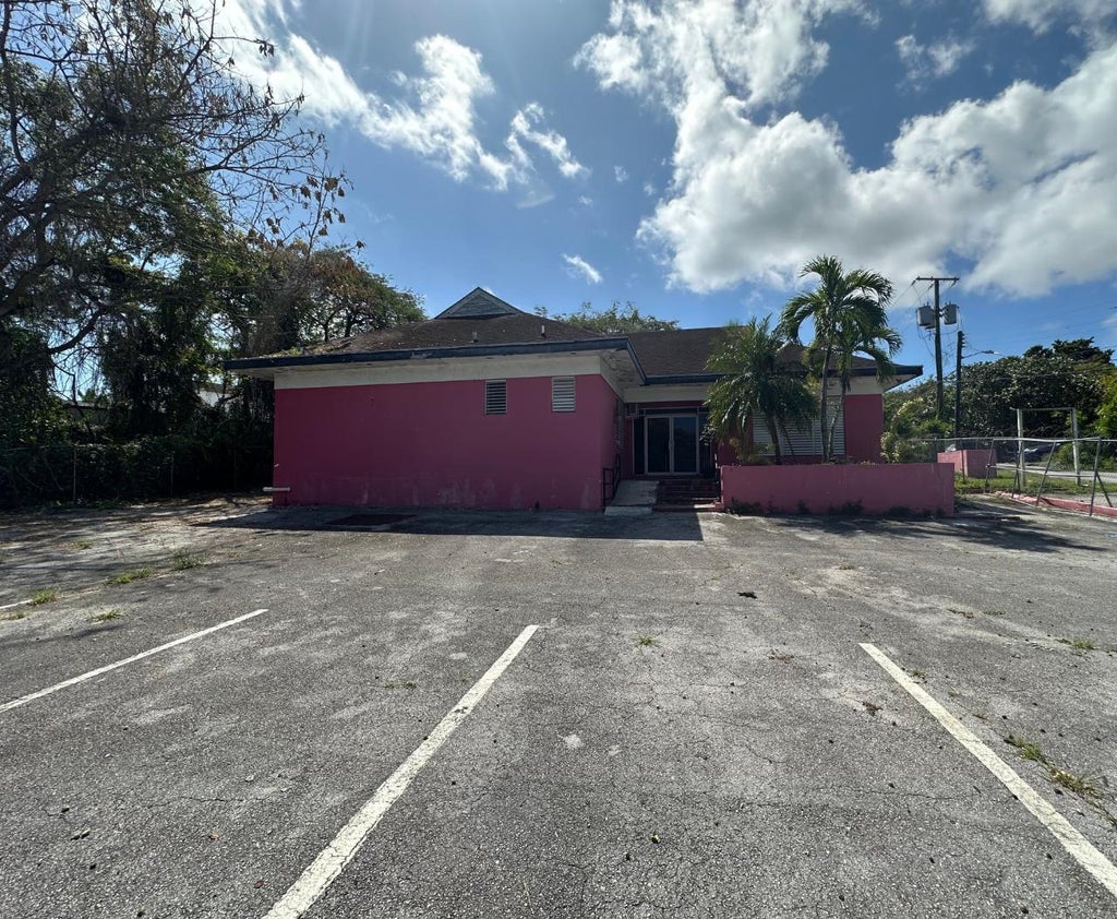 Free Town, New Providence/Paradise Island