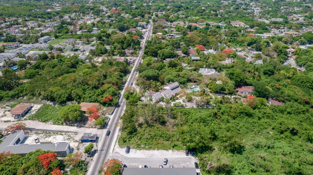 Fox Hill Road Commercial, New Providence/Paradise Island