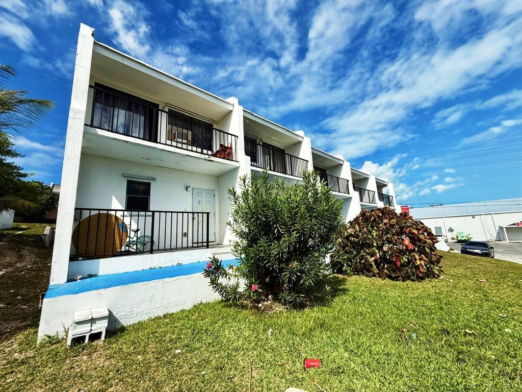 5 Townhouse Apartment Bld, Abaco