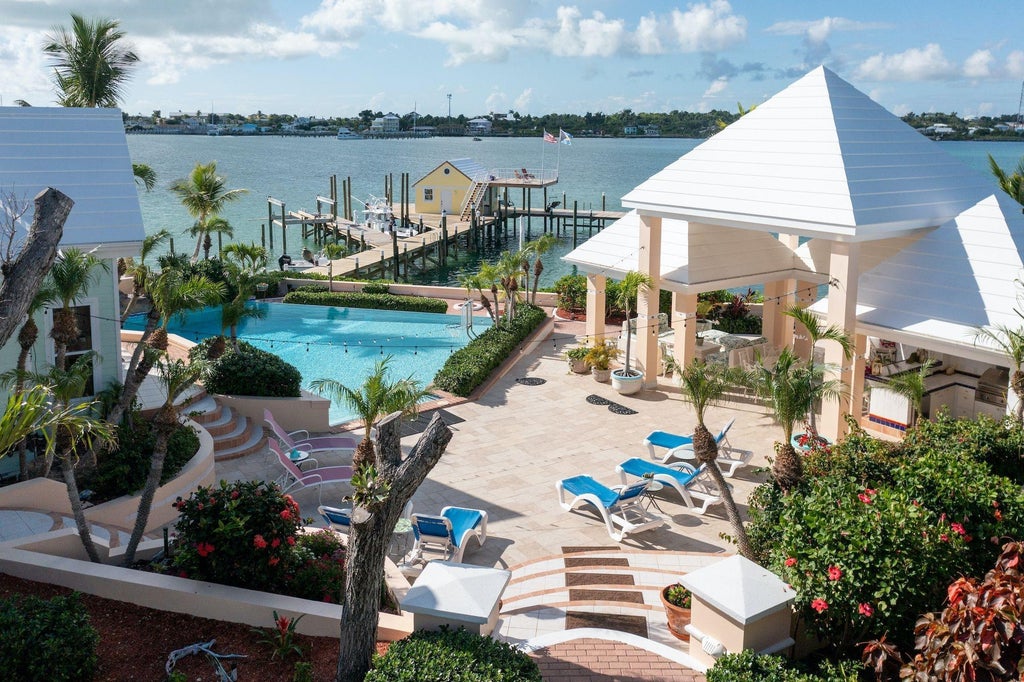 Villa Tatutina, Abaco