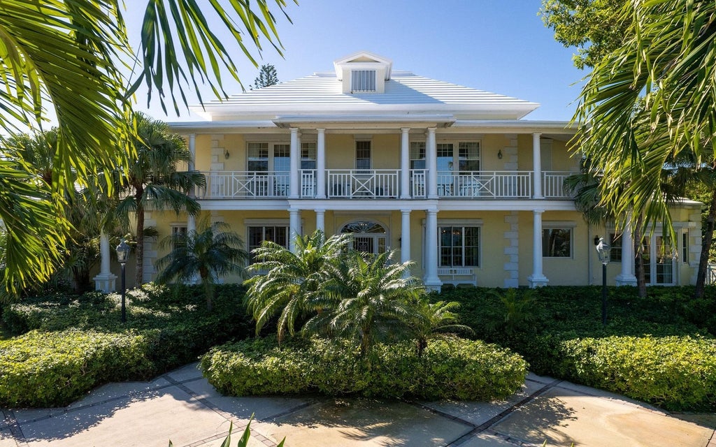 The Columns, Eastern Road, New Providence/Paradise Island