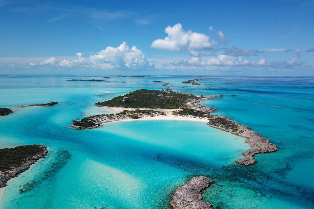 Saddleback Cay, Exuma & Exuma Cays