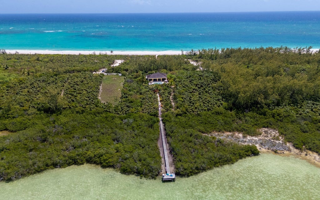 Whatavue Windermere Isl., Eleuthera