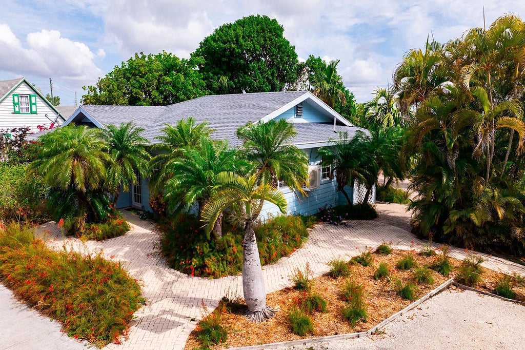 Cherokee Charm, Abaco